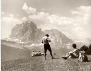 Wanderer/Ausflügler (Positivo) di Foto Elisabeth Fuchs-Hauffen, Überlingen/Bodensee (1950/01/01 - 1975/12/31)