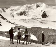 Wanderer/Ausflügler (Positivo) di Foto Elisabeth Fuchs-Hauffen, Überlingen/Bodensee (1950/01/01 - 1975/12/31)