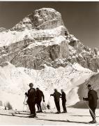 Skifahrer (Positivo) di Foto Elisabeth Fuchs-Hauffen, Überlingen/Bodensee (1950/01/01 - 1975/12/31)