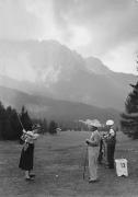 Golfplatz Karerpass (Positivo) di Foto E. Pedrotti, Bozen (1940/01/01 - 1969/12/31)