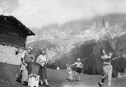 Golfplatz Karerpass (Positivo) di Foto E. Pedrotti, Bozen (1930/01/01 - 1969/12/31)