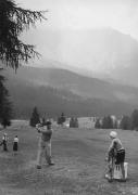 Golfplatz Karerpass (Positivo) di Foto E. Pedrotti, Bozen (1930/01/01 - 1969/12/31)