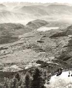 Weinberge in/bei Kaltern-Panorama (Positivo) di Foto Fuchs-Hauffen, Überlingen (1950/01/01 - 1979/12/31)