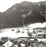 Wintersport, Eislaufen Eisbahn St. Ulrich (Positivo) di Foto Sandro Saltuari, Bozen (1950/01/01 - 1979/12/31)