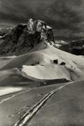 Wintersport, Skispuren im Schnee (Positivo) di Foto Edizioni Ghedina (1950/01/01 - 1969/12/31)