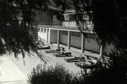 Badegäste in/bei Schwimmbad (Positivo) di Foto Pedrotti, Bozen (1950/01/01 - 1969/12/31)