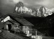 Bauernhof St. Ulrich/Gröden (Positivo) di Foto Löbl, Bad Tölz/Oberbayern (1950/01/01 - 1979/12/31)