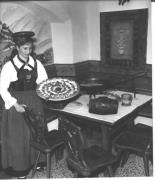 donna (Positivo) di Foto Sandro Saltuari, Bozen (1950/01/01 - 1979/12/31)