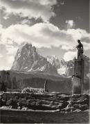 Viehtränke auf Alm/Wiese (Positivo) di Foto Löbl, Bad Tölz/Oberbayern (1950/01/01 - 1969/12/31)