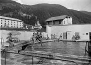 Badegäste in/bei Schwimmbad (Positivo) (1930/01/01 - 1969/12/31)