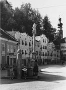 Brunnen in Bruneck (Stadtkern) (Positivo) di Foto Rapid, Bruneck (1950/01/01 - 1979/12/31)