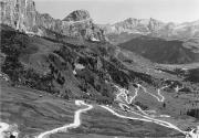 Straße: Grödnerjochstraße (Positivo) di Foto Edizioni Ghedina (1950/01/01 - 1969/12/31)