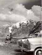 Automobil um 1950 (Positivo) di Foto Hermann Frass, Bozen (1950/01/01 - 1969/12/31)