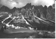 Schutzhütte Gardeccia (Rosengarten) (Positivo) di Foto Edizioni Ghedina (1950/01/01 - 1963/09/01)