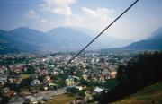 Blick auf Lienz vom Schlossberg, mit dem Kabel der Hochsteinbahn