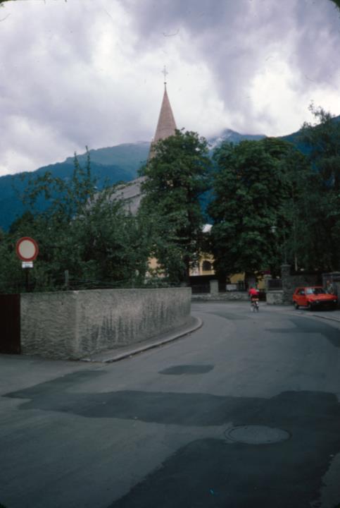 Lienz - Blick in die Kärntner Straße mit Spitalskirche
