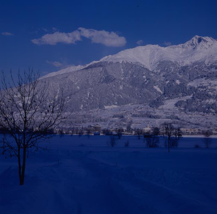 Vista da Amlach verso monte Schleinitz e pensione Laserz