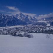 Blick auf Lienz, 1. Stütze und Bäume im Vordergrund