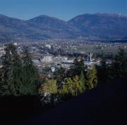Blick auf Familienkirche und Ederplan