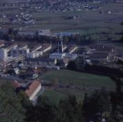 Blick auf Familienkirche und Ederplan