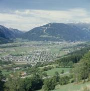 Blick auf Debant vom Iselsberg, gegen H 2000