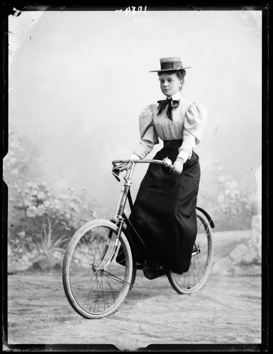 donna (Positivo) di Fotostudio Waldmüller (1898/01/01 - 1898/12/31) 