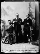 bottiglia da vino (Positivo) di Fotostudio Waldmüller (1896/01/01 - 1899/12/31)