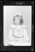 bambina (Positivo) di Fotostudio Waldmüller (1900/01/01 - 1910/12/31)