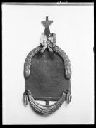 Ripresa di un oggetto. Lavagna con croce del Museo Civico di Bolzano