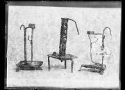 Ripresa oggetto. Tre portacandelieri