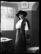 donna (Positivo) di Fotostudio Waldmüller (1912/12/07 - 1912/12/07)