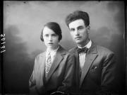 Ripresa in studio. Ritratto di gruppo di una donna e un uomo