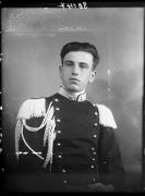 Ripresa in studio. Ritratto di un uomo in uniforma