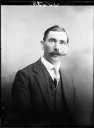 ritratto (Positivo) di Fotostudio Waldmüller (1928/01/01 - 1929/12/31)