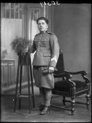 Ripresa in studio. Ritratto di un uomo in uniforma