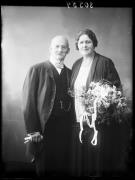 Ripresa in studio. Ritratto di gruppo di una donne e un uomo