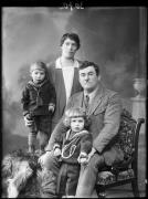 sedia (Positivo) di Fotostudio Waldmüller (1928/01/01 - 1929/12/31)