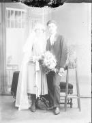 Ripresa in studio. Ritratto di gruppo di una donna e un uomo