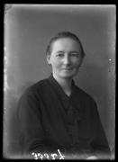 Ripresa in studio. Ritratto di una donna. Informazione nel registro (n. 8): Andergassen Marie