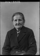 Ripresa in studio. Ritratto di una donna. Informazioni nel registro (nr. 7): Bertignol Julia