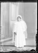 Ripresa in studio. Ritratto di una bambina. Informazione nel registro [nr. 7]: Mott Carla