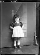 ripresa in studio (Positivo) di Fotostudio Waldmüller (1941/07/01 - 1941/07/31)
