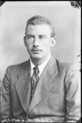 uomo (Positivo) di Fotostudio Waldmüller (1941/11/01 - 1941/11/13)