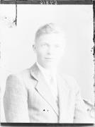 Studioaufnahme. Porträt eines Mannes. Information im Register (Nr. 4): Tschager	Ferdinand