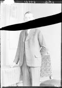 Ripresa in studio. Ritratto di un uomo. Informazioni nel registro (nr. 4): Malpaga Benjamino, Nalles No. 3[0] Post Vilpiano