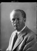 Ripresa in studio. Ritratto di un uomo. Informazioni nel registro (nr. 4): Prof. Lenhard Franz