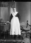 Studioaufnahme. Porträt einer Frau. Information im Register (Nr. 4): Stuefer Clara
