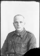 Ripresa in studio. Ritratto di un uomo. Informazioni nel registro (nr. 5): Kerschbaumer Karl