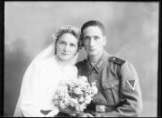 Ripresa in studio. Ritratto di gruppo di un uomo e di una donna. Informazioni nel registro (nr. 5): Wegscheider Karl