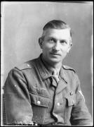 ripresa in studio (Positivo) di Fotostudio Waldmüller (1945/05/01 - 1945/05/31)